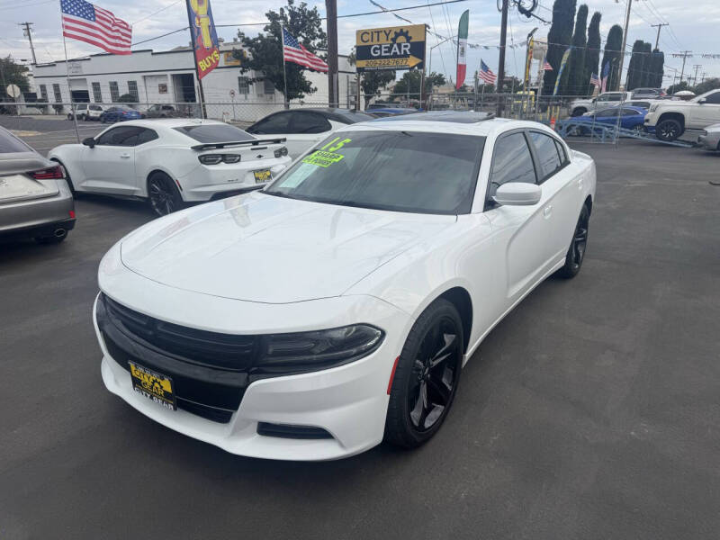 2015 Dodge Charger SXT's photo