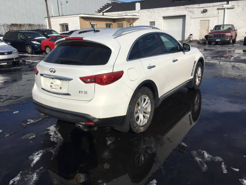 2010 INFINITI FX 35 photo 21