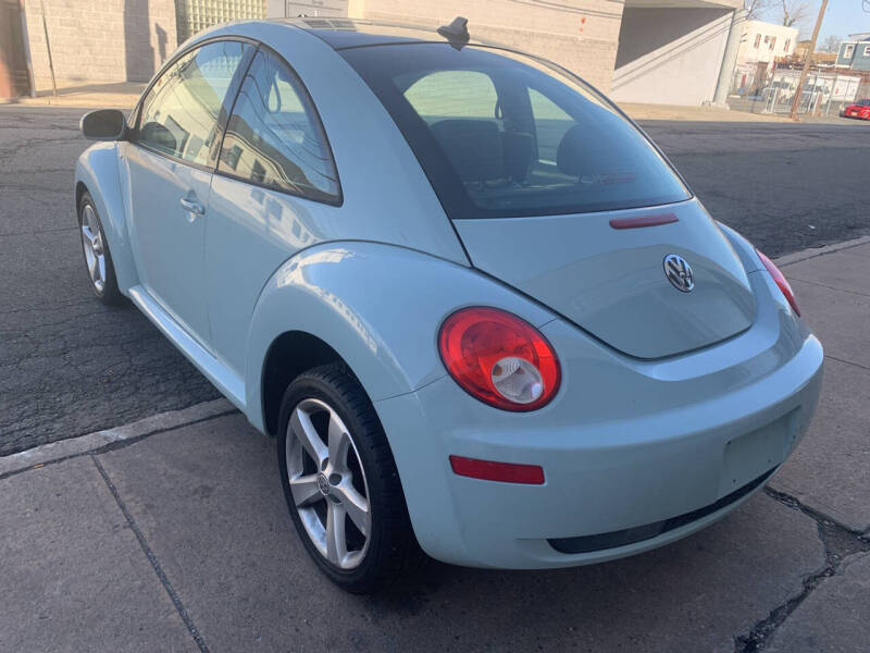 2010 Volkswagen New Beetle Base PZEV