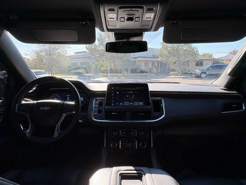 2024 Chevrolet Suburban LT