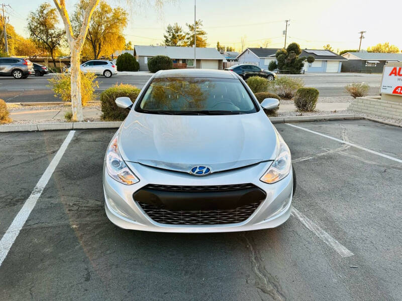 2014 Hyundai Sonata Hybrid Limited photo 2