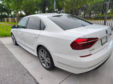 2017 Volkswagen Passat 1.8T R-Line