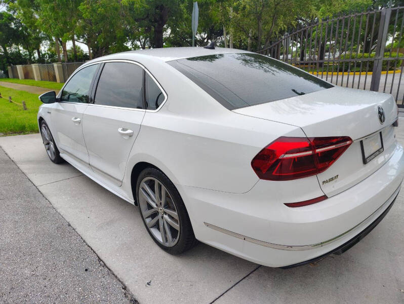 2017 Volkswagen Passat 1.8T R-Line