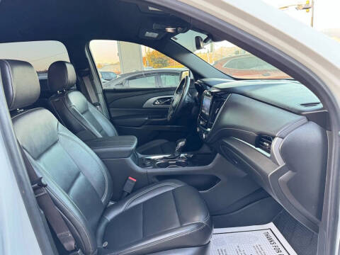 2022 Chevrolet Traverse LT Leather