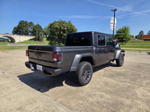 2025 Jeep Gladiator Sport S