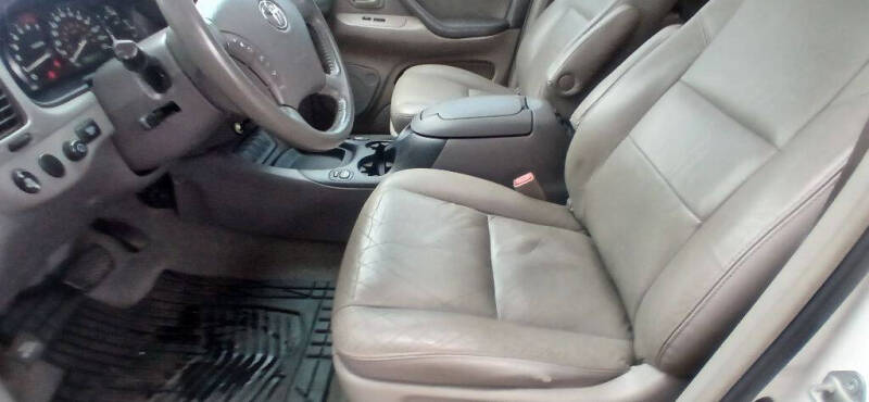 2006 Toyota Sequoia SR5