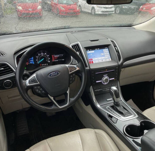 2017 Ford Edge Titanium