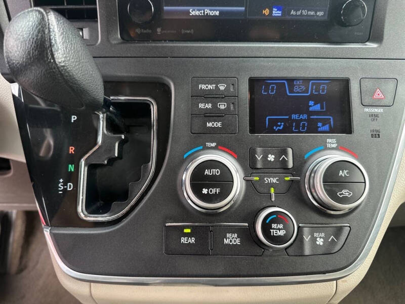 2016 Toyota Sienna LE 8-Passenger