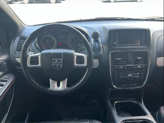 2016 DODGE Grand Caravan Minivan - $9,897