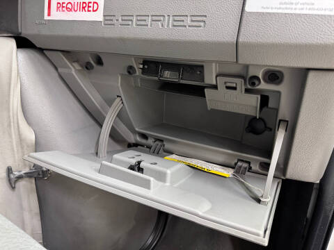 2010 Ford E-Series E-450 SD