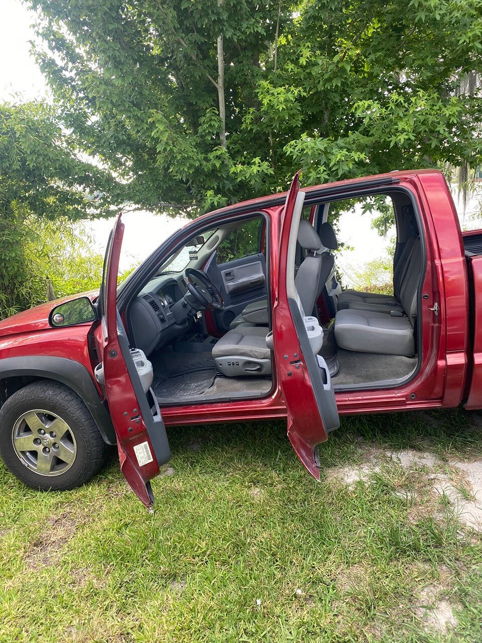 2006 Dodge Dakota for sale at AFFORDABLE IMPORT AUTO INC in Longwood, FL