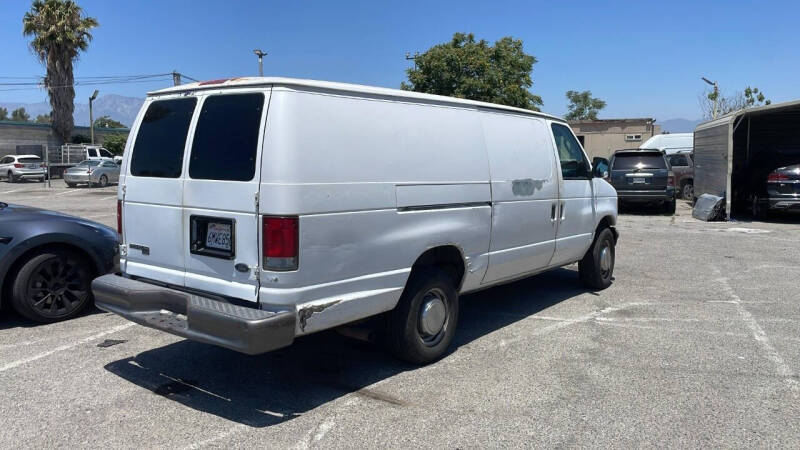 2004 Ford E-Series