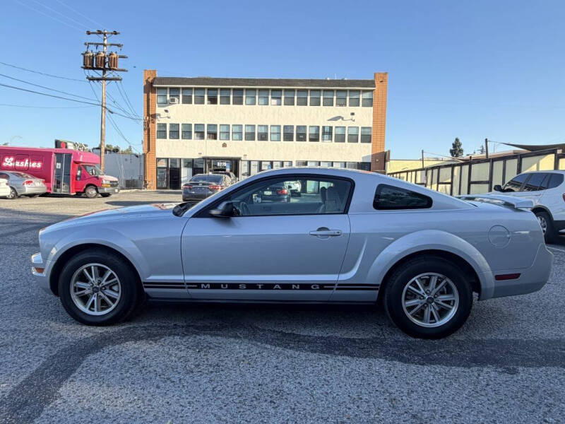 2005 Ford Mustang V6 Deluxe