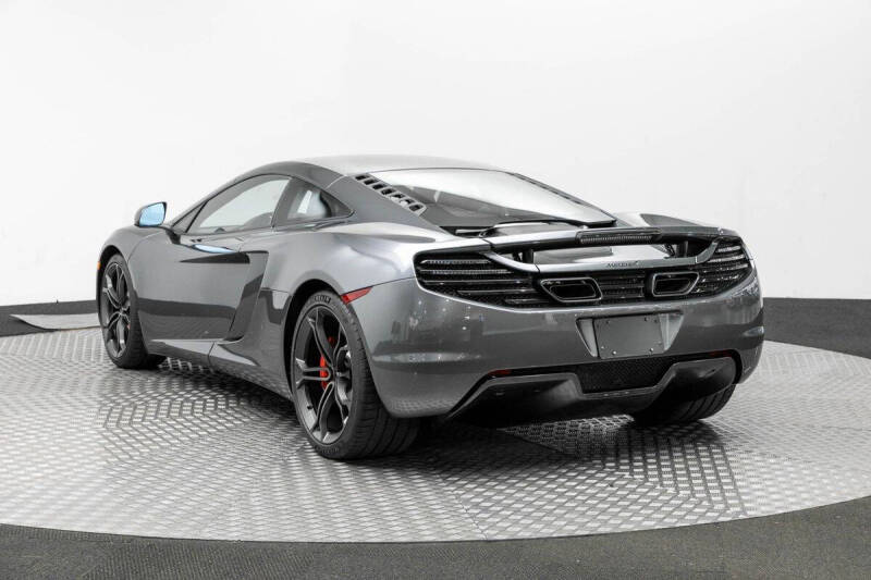 2013 McLaren MP4-12C