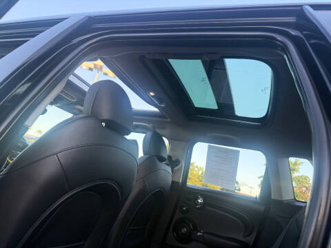 2017 MINI Hardtop 4 Door Cooper