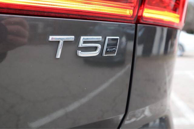 2018 Volvo XC60 T5 Momentum