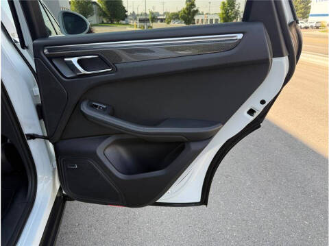 2017 Porsche Macan S