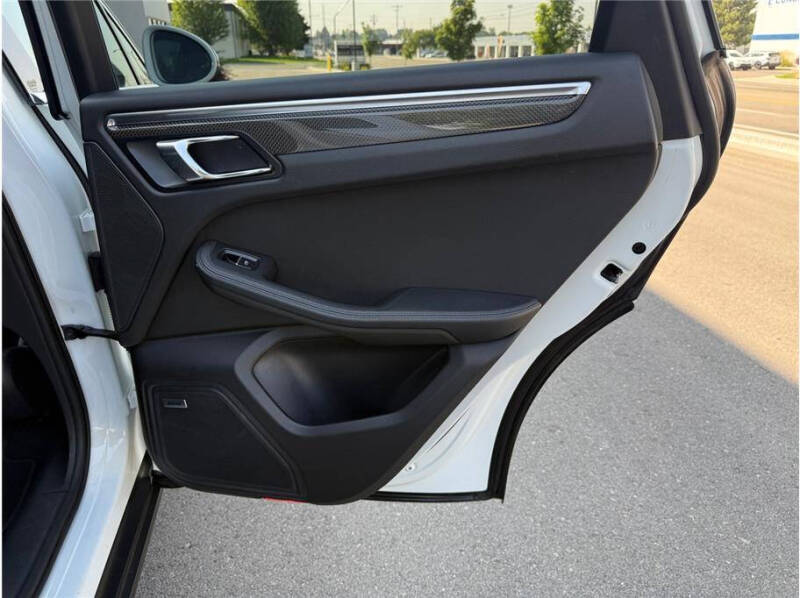 2017 Porsche Macan S