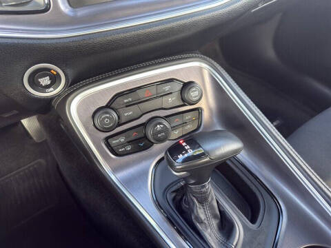 2017 Dodge Challenger SXT