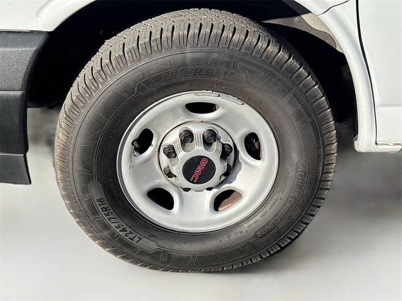 2022 GMC Savana 2500