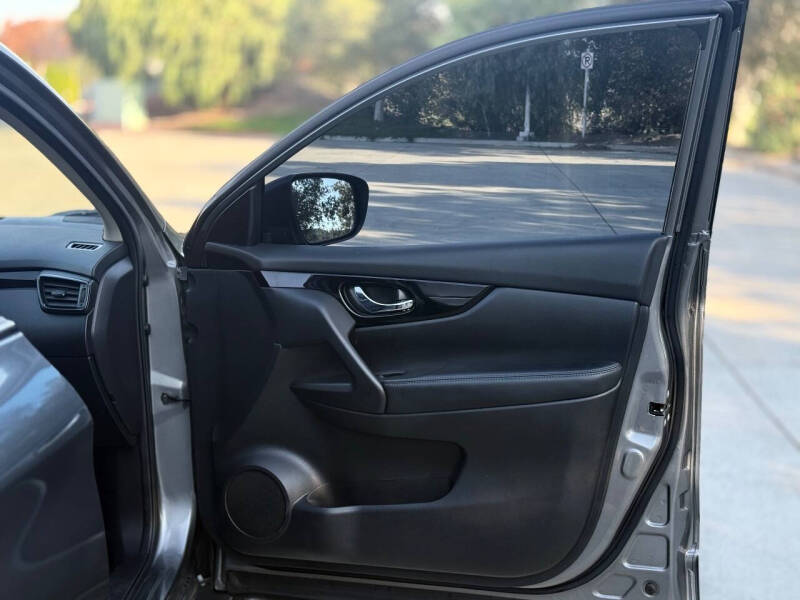 2017 Nissan Rogue Sport SV