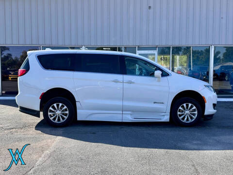 2018 Chrysler Pacifica Touring Plus