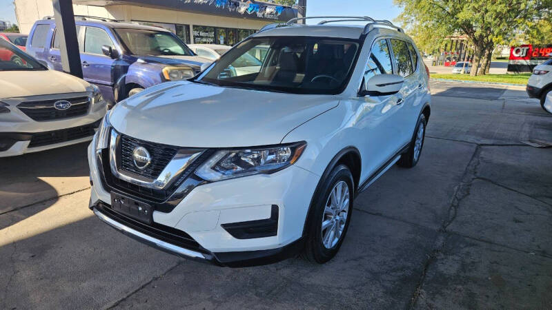 2019 Nissan Rogue SV's photo