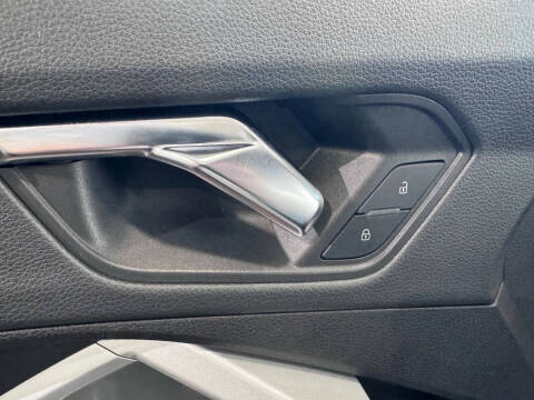 2021 Audi Q3 quattro Premium 40 TFSI