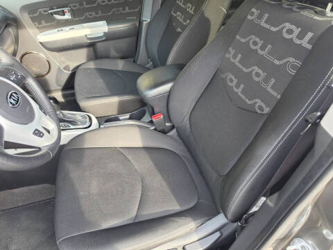 2012 Kia Soul +