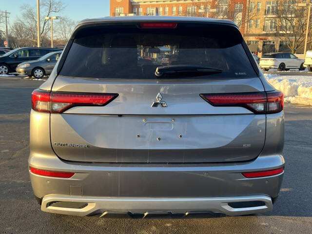 2023 Mitsubishi Outlander SE