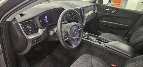 2022 Volvo XC60 B5 Momentum