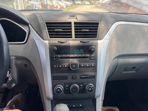 2011 Chevrolet Traverse LS