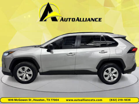 2020 Toyota RAV4 LE