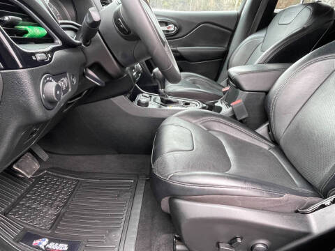 2023 Jeep Cherokee Altitude Lux