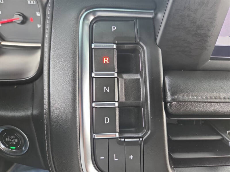 2023 Chevrolet Suburban LS