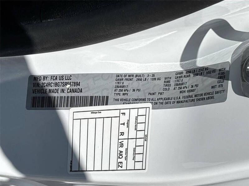 2025 Chrysler Pacifica Select