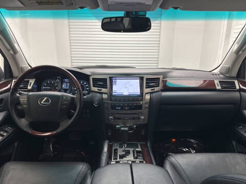 2013 Lexus LX 570