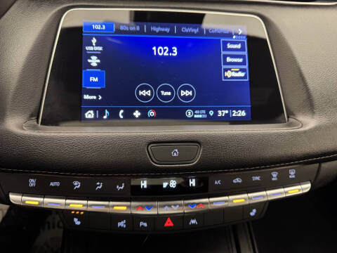 2022 Cadillac XT4 Premium Luxury