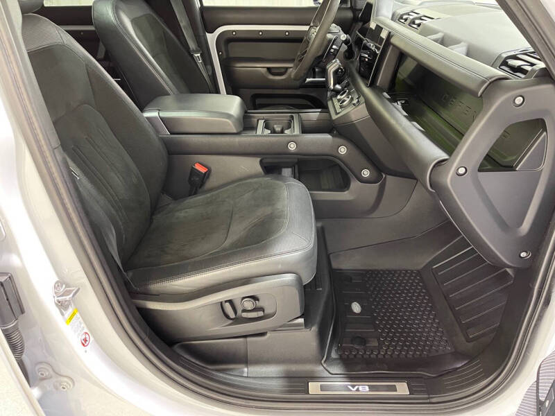 2022 Land Rover Defender 110 V8