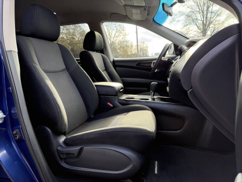 2018 Nissan Pathfinder S