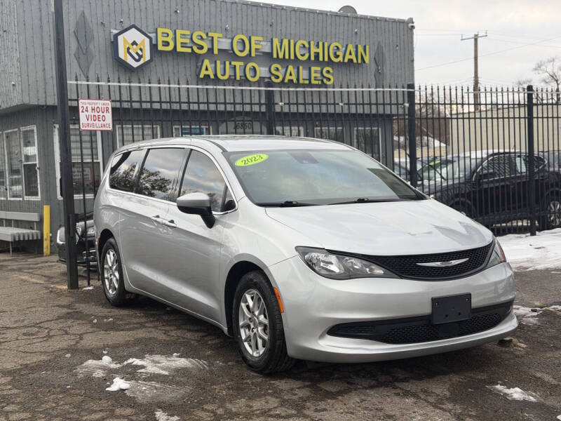 2023 Chrysler Voyager LX
