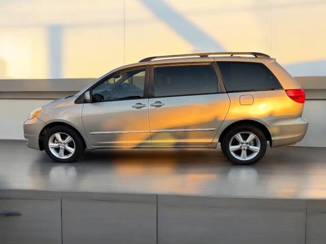 2005 Toyota Sienna for sale at North Georgia Auto Sales in Dalton, GA