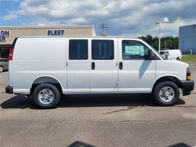 2025 Chevrolet Express 2500