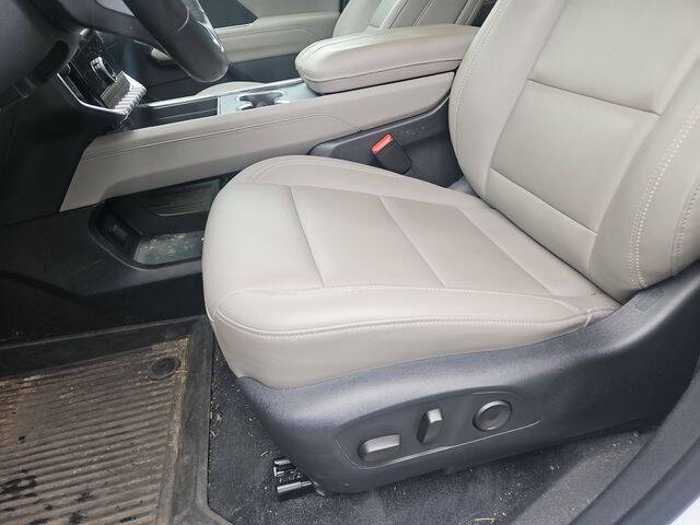 2024 GMC Acadia Elevation