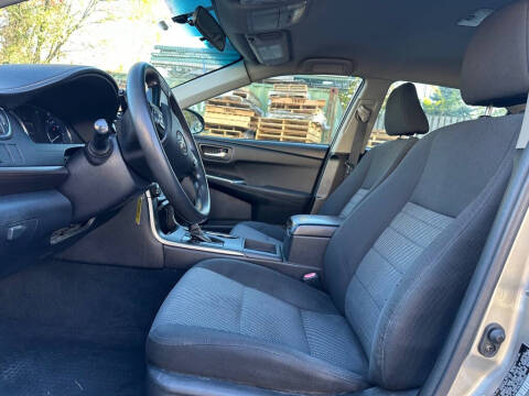 2017 Toyota Camry LE