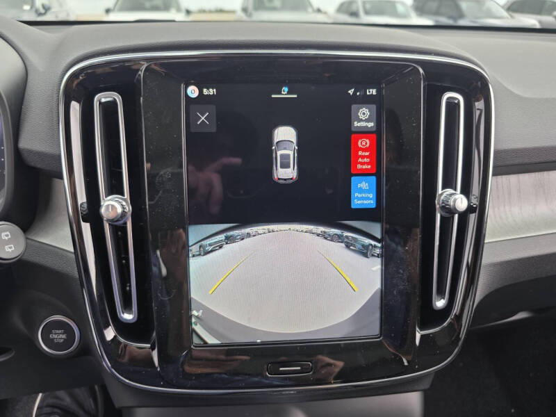 2026 Volvo XC40 B5 Core