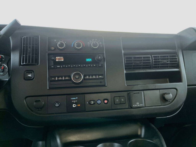 2024 Chevrolet Express 2500