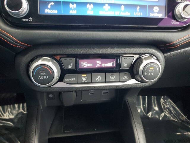 2023 Nissan Versa SR