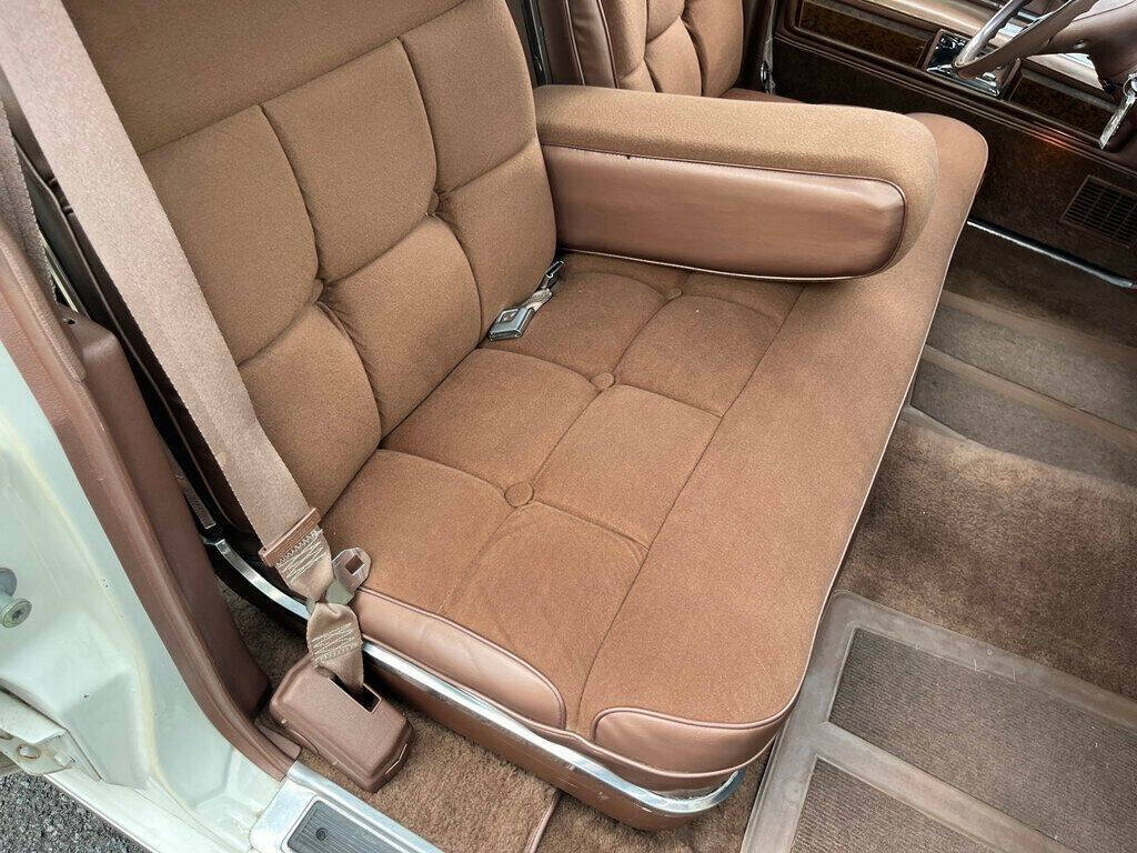 1976 Lincoln Continental 37