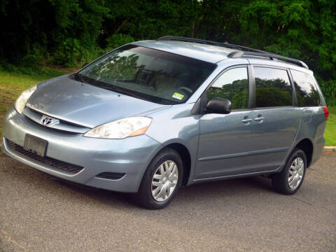 2010 Toyota Sienna LE 7-Passenger